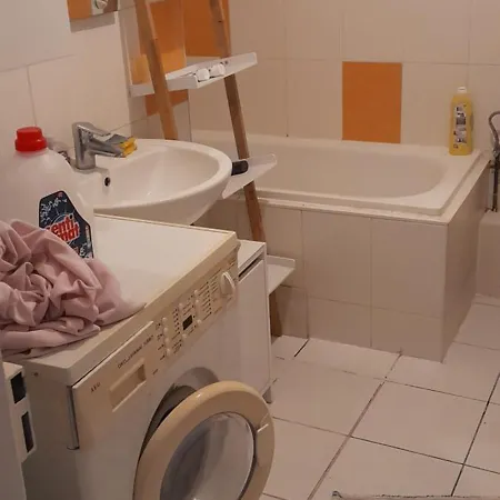 Privat In Eine Whg Rue Des Abeilles *